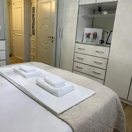 דירה Gega Apartment's 1